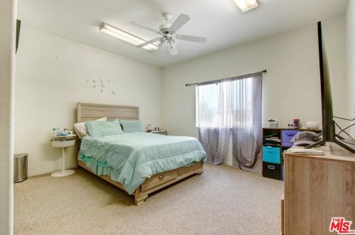 16744 Saticoy St, Van Nuys CA 91406-2129 exterior