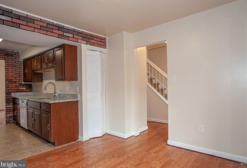 6812 Backlick Rd, Springfield VA  22150-3045 exterior
