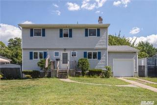 3 Vernon Ln, South Setauket, NY 11720-2811