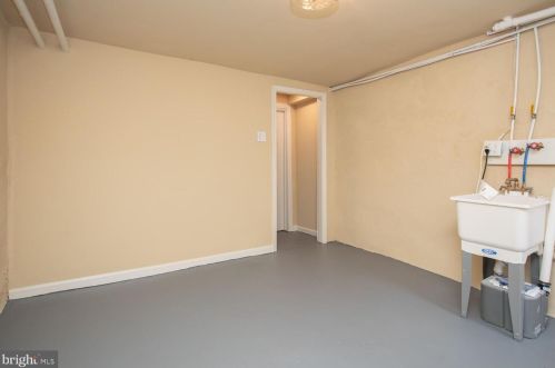 28 Manheim St, Philadelphia PA  19144-2943 exterior