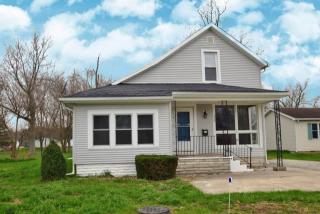 756 Clark St, Nappanee IN  46550-1208 exterior