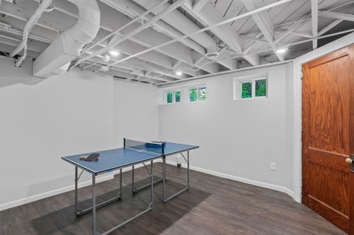 4532 Newhall St, Milwaukee WI 53211-1527 exterior