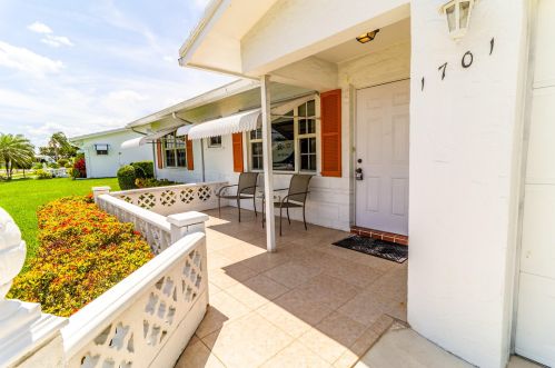 1701 18th St, Boynton Beach, FL 33426-6413