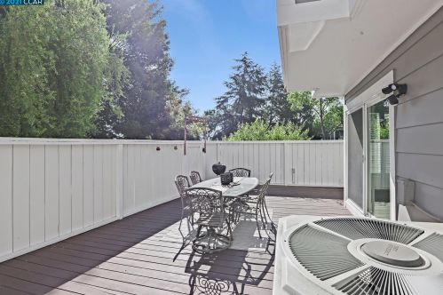 4330 Fairlands Dr, Pleasanton CA  94588-3428 exterior