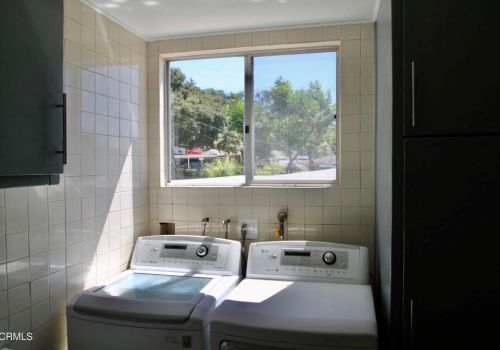 2810 Los Olivos Ln, Glendale CA 91214-2829 exterior