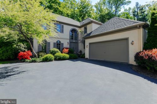 236 Trianon Ln, Ithan, PA 19085-1442