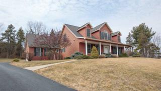 11 Patriot Pl, Troy, NY 12180-9331