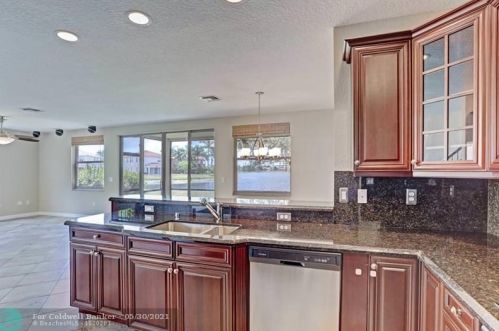 9866 Scribner Ln, West Palm Beach, FL 33414-6486