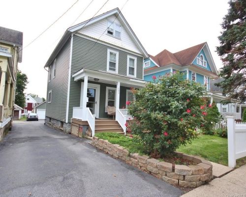 152 Cottage St, Middletown, NY 10940-3705