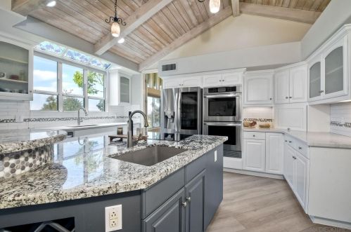 37550 Avenida Bravura, Temecula CA  92592-9054 exterior