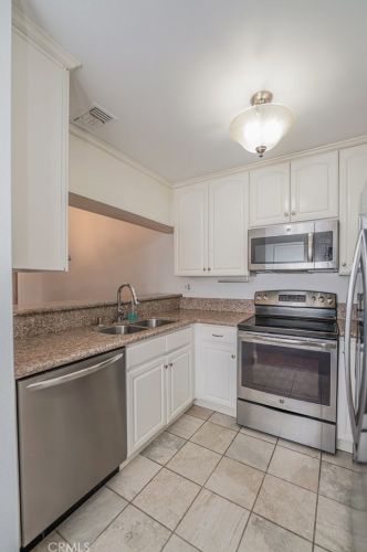 2908 Plum Dr, Ontario CA  91761-6603 exterior