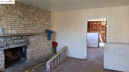 2528 78th Ave, Oakland, CA 94605-3204