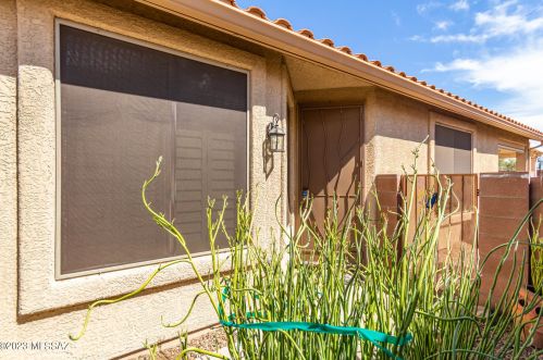 9350 Desert Mist Ln, Tucson, AZ 85743-5197