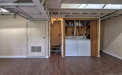 25 Wayne Rd, Milford CT  06460-3843 exterior