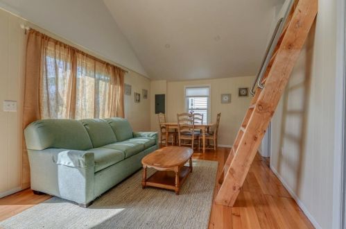 83 Angell Rd, South Kingstown RI  02882-5171 exterior