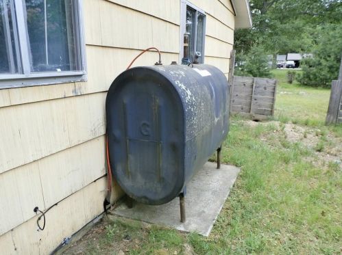 30 Paige Dr, Coventry RI 02816-8931 exterior