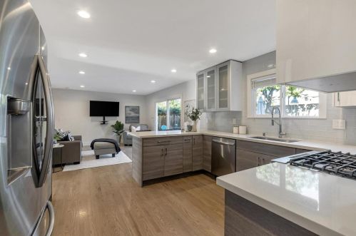 1685 Grizilo Dr, San Jose CA  95124-1920 exterior