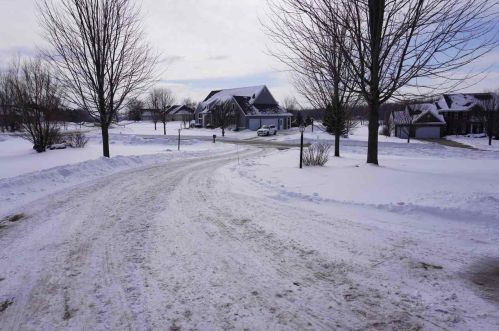 11 Whispering Springs Ct, Fond Du Lac WI  54937-6912 exterior