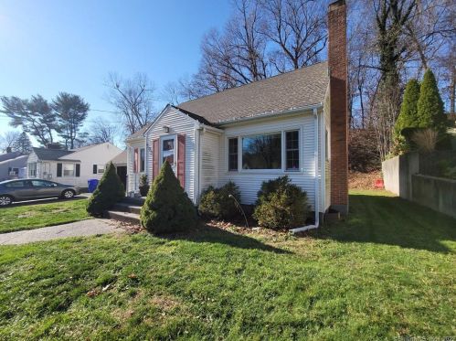 132 Delahunty Dr, Southington, CT 06489-3667