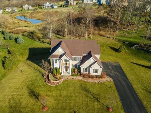319 Franlee Ln, Victor, NY 14564-1158