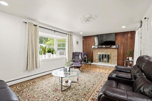 23 Bonita Ave, Bridgeport CT  06611-3107 exterior
