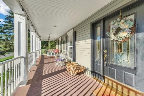 67 Stowe Dr, Poughquag NY  12570-4929 exterior
