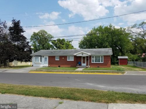 320 Bolton St, Three Churches, WV 26757-1304