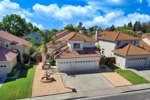 272 Sparrow St, Vacaville CA  95687-7225 exterior