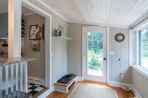 25 Losee Dr, Litchfield CT  06778-2507 exterior