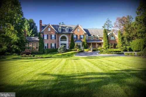 641 Spring Mill Rd, Ithan, PA 19085-2042