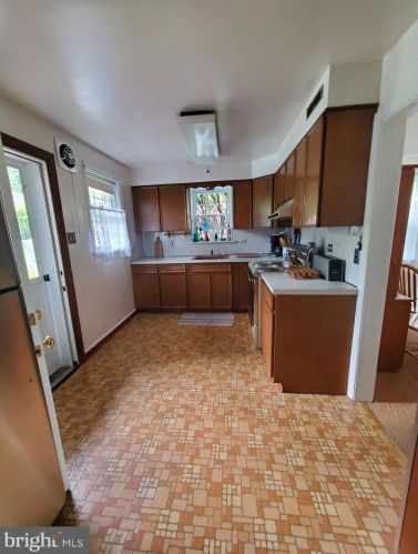 40 Johns Rd, Cheltenham, PA 19012-1420