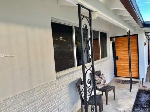 231 To To Lo Chee Dr, Hialeah, FL 33010-5237