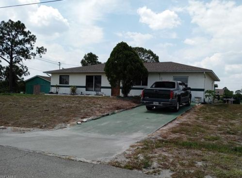 3108 6th St, Lehigh Acres, FL 33976-2570