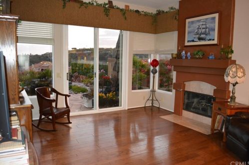 33 San Raphael, Dana Point CA  92629-4042 exterior