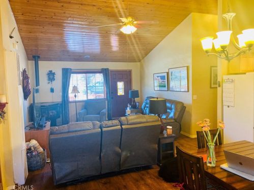 2135 State Ln, Big Bear City CA  92314-9698 exterior