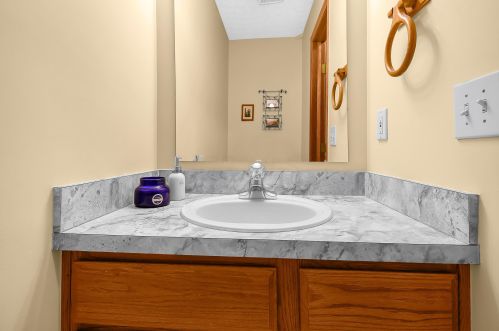 2815 Wynridge Dr, Darbydale OH  43123-8709 exterior