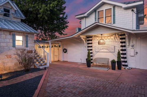 236 Loring St, Stonewall, TX 78671-3731