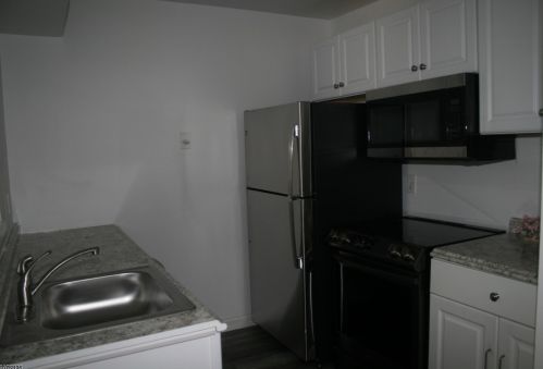 125 Cortland Ln, Bedminster NJ  07921-2033 exterior