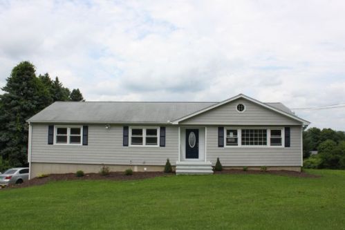 11 Governors Ln, Bethel, CT 06801-2707