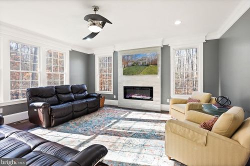 9085 Bristow Woods Ct, Nokesville VA  20181 exterior