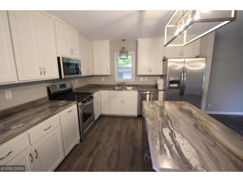 670 Glencoe St, Minneapolis, MN 55432-1627