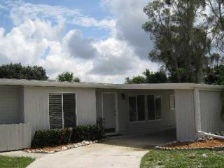 2723 Grove St, Sarasota, FL 34239-4724