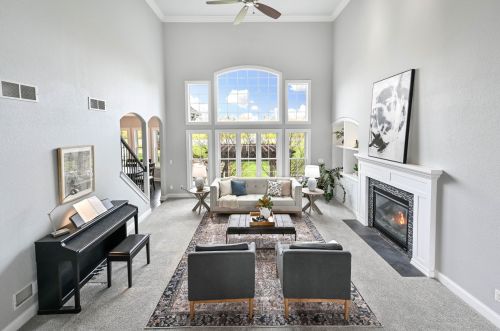 7154 Concord Creek Dr, Thiensville, WI 53092-4389