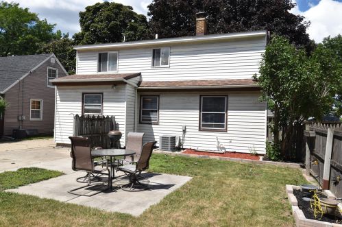 1316 101, Milwaukee WI 53214-3902 exterior