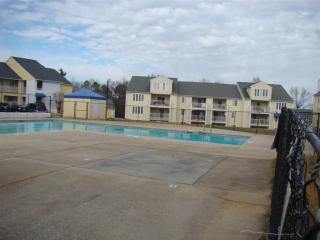 1401 Northlake Dr, Anderson SC  29625-5324 exterior