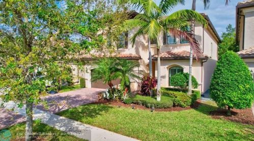 8925 Little Falls Way, Delray Beach, FL 33446-9586