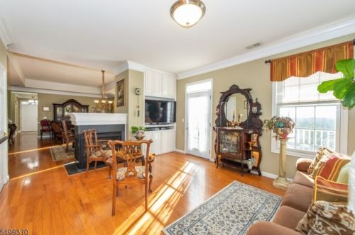 24 Silicon Dr, West Paterson NJ  07424-4225 exterior