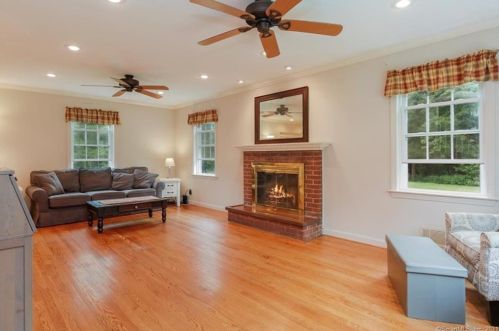 101 Prospect Hill Rd, Colchester, CT 06415-1622