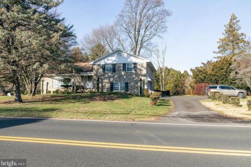 1558 Hills Ave, Willow Grove, PA 19090-4232