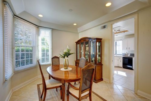 17704 Bellechase Cir, San Diego CA 92128-2097 exterior